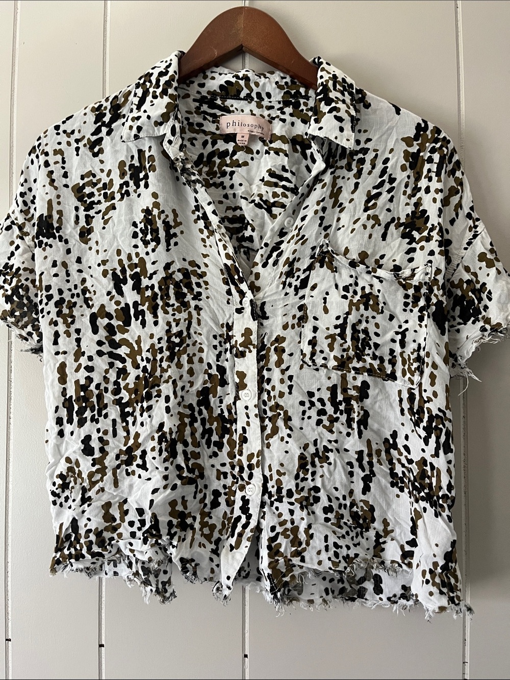 Philosophy White Button-Front Cropped Shirt with Black & Olive Print